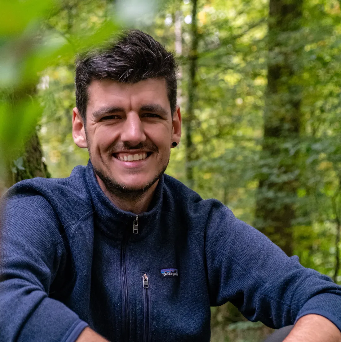 Nicolas Fischer, Outdoorpreneur, draussen im Wald